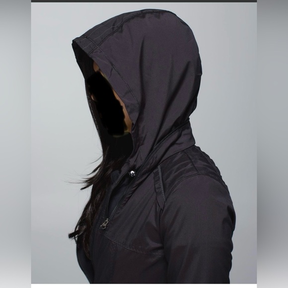 Lululemon Spring Forward Jacket
Black / Sea Stripe Reflective Black / Black - Picture 3 of 10